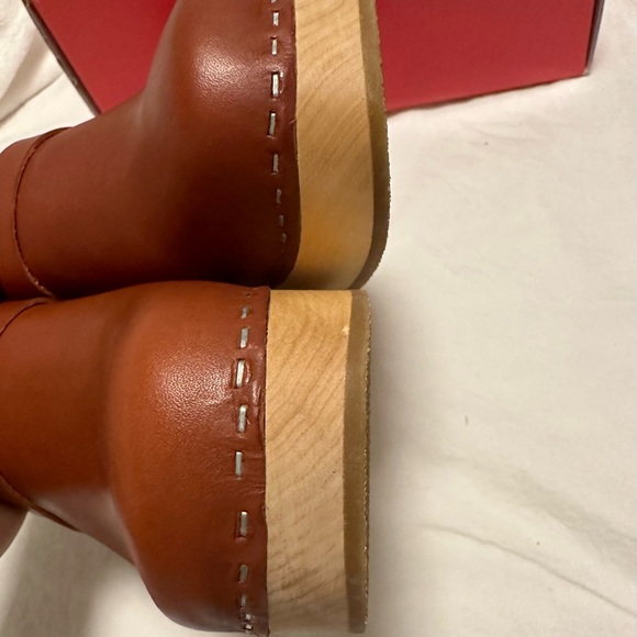 Swedish Hasbeens Clogs, Size 40 , Color Cognac - Picture 6 of 9